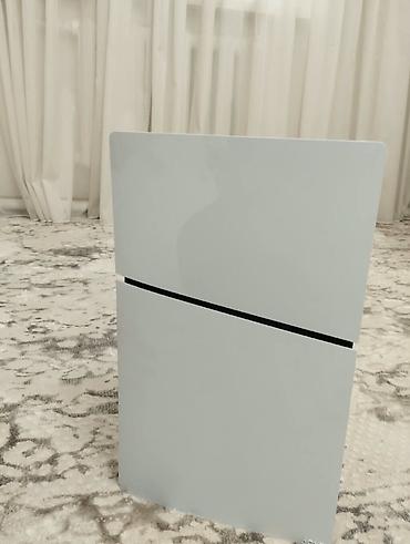 spark 2: Игровая консоль PlayStation 5 - Современный дизайн с белыми сменными — 1