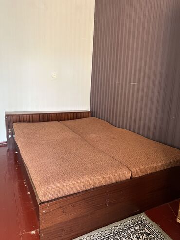 бу мебел каракол: Түз диван, Колдонулган