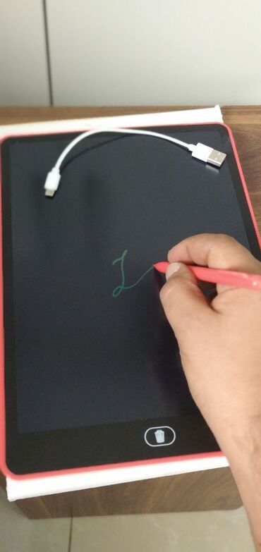 Apple iPad: Plansetler.olculeri var.12/14/16.usaqlar ucundur.silunib pozulur