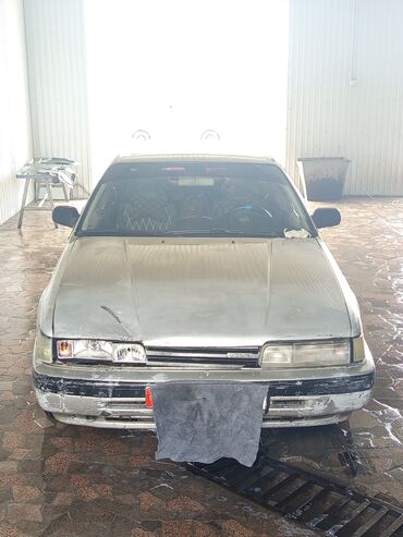 набор ключи ош: Mazda 626: 1990 г., 2 л, Механика, Бензин, Хэтчбэк