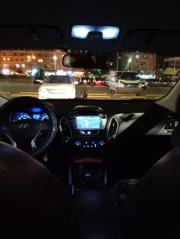 Hyundai: Hyundai ix35 2010 offroader/SUV,5 qapı ağ rəng 2.0 mühərrik 150 at — 3