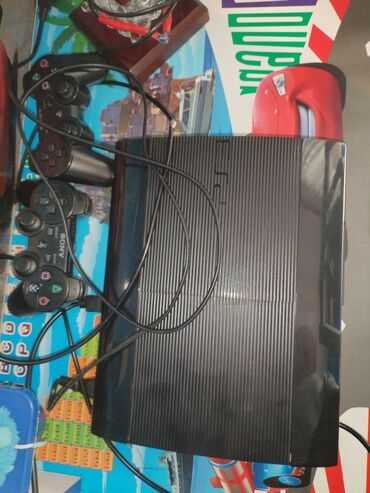 playstation 4 500gb: PlayStation 3 super slim 500GB 65 oyun var icinde ela isleyir, 2