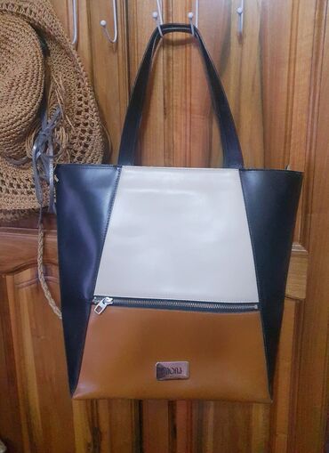 mona fashion paraćin: Shoulder bag, Mona, Material: Leather