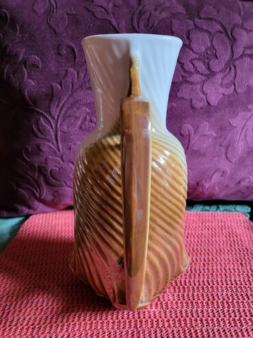 Čajnici: Bokal nov Zajecar porcelan. 70te. Bokal je radila i fena — 6