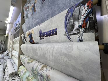 распродажа обоев: Рулоны обоев с изображениями супергероев из комиксов Marvel, включая