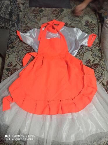 детское вечернее платье: Детское платье, цвет - Белый, Б/у