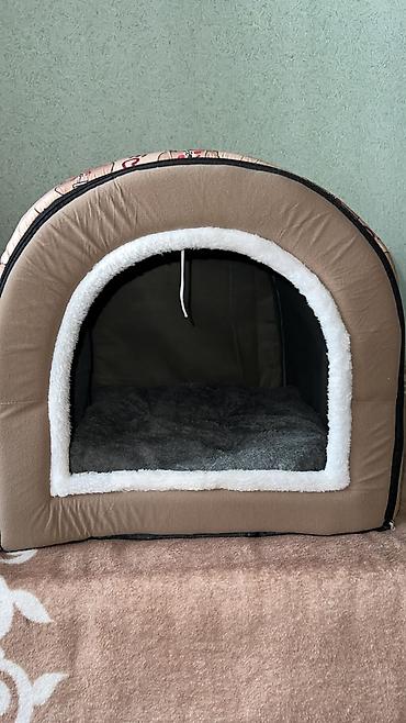 heyvan mal: Ev heyvanları üçün yumşaq qatlanan yuva/evi. Məhsul çadır formalı — 1
