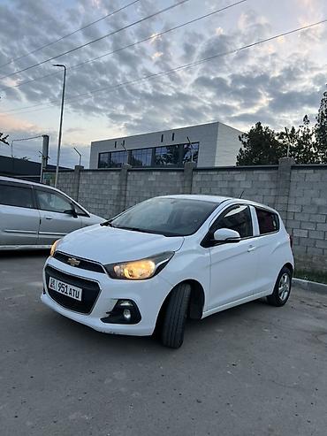 spark 1: Chevrolet Spark: 2016 г., 1 л, Автомат, Бензин, Хэтчбэк — 2