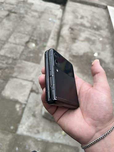 irsad iphone 11: Samsung Z Flip, rəng - Qara, Barmaq izi — 1
