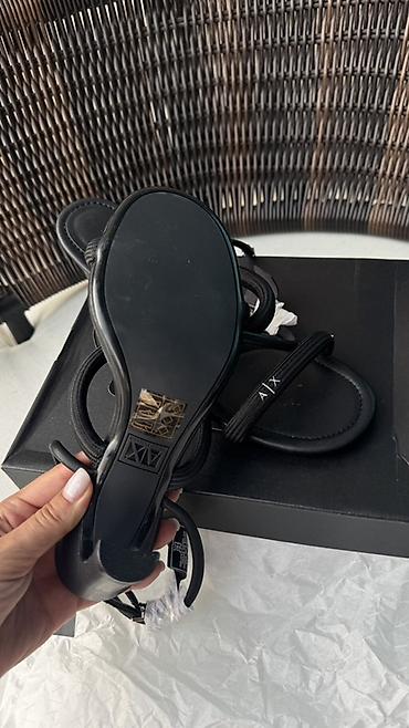 Basanoşka və səndəllər: Emporio Armani, Ölçü: 38, rəng - Qara, Yeni — 3