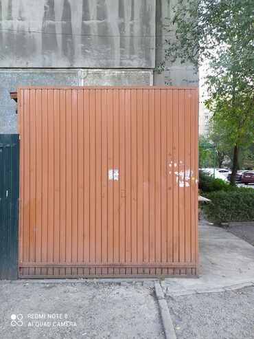 Предлагается коммерческий киоск, выполненный из гофрированного металла