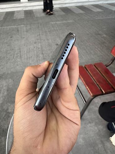 iphone 7 64: Telefon üçün dekorativ qoruyucu kab. Qara rəngdədir və arxa hissəsi — 3
