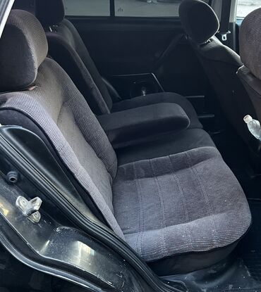 Volkswagen: Volkswagen Vento: 1993 г., 2 л, Механика, Бензин, Седан — 9