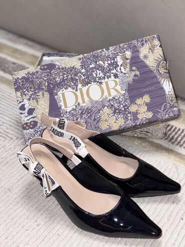 Туфли: Туфли, 37, Dior, Б/у, цвет - Черный, Самовывоз