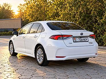 Toyota: Toyota Corolla: 2021 г., 1.8 л, Автомат, Гибрид, Седан — 4