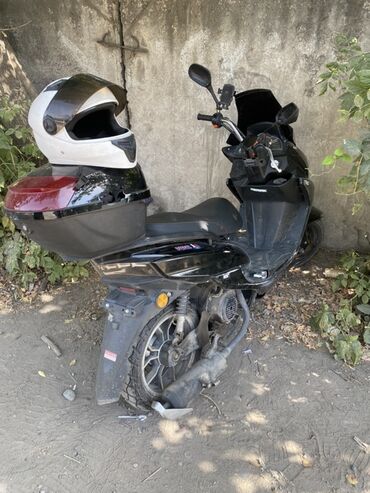 сколько стоит шлем на мотоцикл: Макси скутер 150 куб. см, Бензин, Колдонулган
