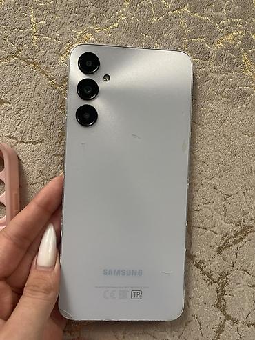 huawei 90 pro: Samsung Galaxy A06, rəng - Gümüşü, Sensor — 1