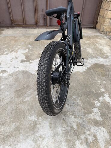 Elektrik velosipedlər: İşlənmiş Elektrik velosipedi 26", sürətlərin sayı: 24, 750 < Vt, Ünvandan götürmə — 7