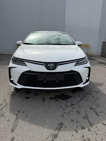 Toyota Corolla: 2022 г., 1.8 л, Вариатор, Гибрид, Седан