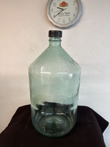 Емкости: Продаю советский стеклянный бутыль на 20-22 литра (20 до сужения, 22 -