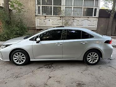 Toyota: Toyota Corolla: 2019 г., 1.8 л, Вариатор, Гибрид, Седан — 2