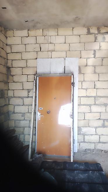 Əntiq vazalar: Diqqət əntiqsovet malıdır.Qədimi üslubda bürünc güldanı. Dekorativ — 11