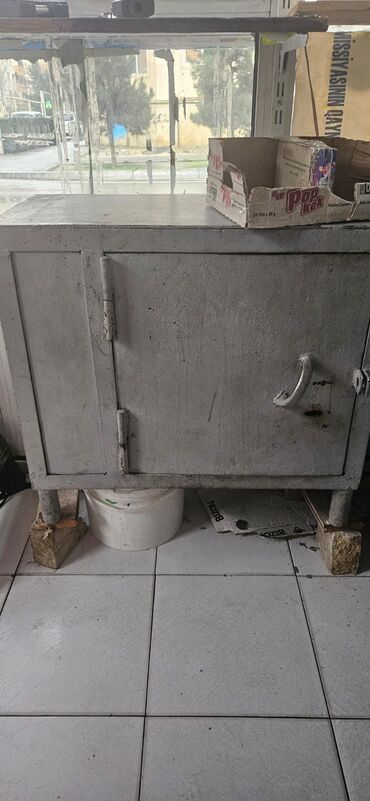 Seyflər: Metal seyf dolab - Material: qalın metaldan hazırlanmış, möhkəm — 1