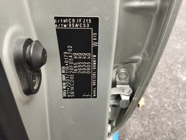 Toyota: Toyota Corolla hatchback (E12) – dizel, turbo yazılı stikerlərlə — 7