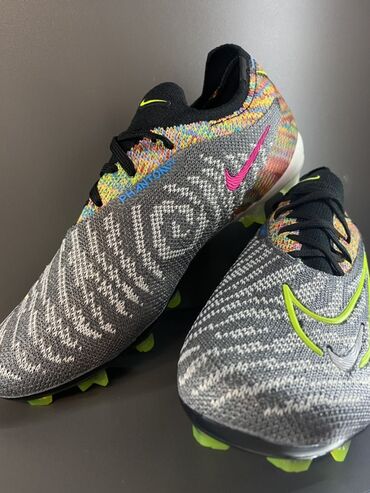 Бутсы: Футбольные бутсы Nike Phantom с серым вязаным верхом и яркими — 4