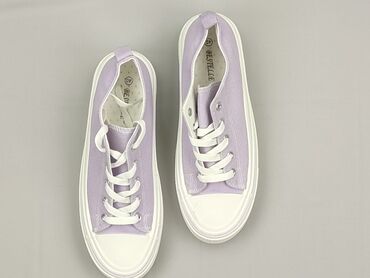 jakie buty do srebrnej sukienki: Sneakers for women, 40, condition - Perfect