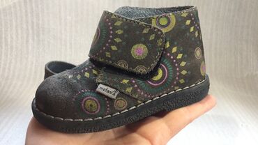 Uşaq ayaqqabıları: Botinkalar, sapoqlar 1-4 yashli uwaqlarchun chox rahat . Her bir -da lalafo.az — 19 Uşaq ayaqqabıları: Botinkalar, sapoqlar 1-4 yashli uwaqlarchun chox rahat . Her bir — 19