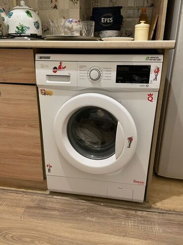 Yemək masaları, oturacaqları: GnkLG 7kg paltaryuyan maşin.qiymet 300 man.evden satish 9ay evvel