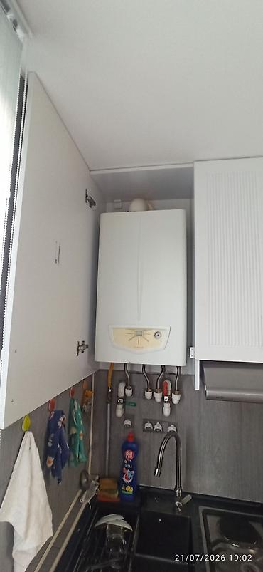 kombi şkafı: Salam. Sumqayit weheri 10 mk 5- mertebeli binanin 3- cu mertebesinde — 4