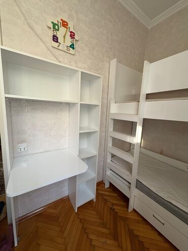 отдам даром баку: 2 mertebe carpayi ve yazi masası birlikdə 300 azn. Matras var. Olcu