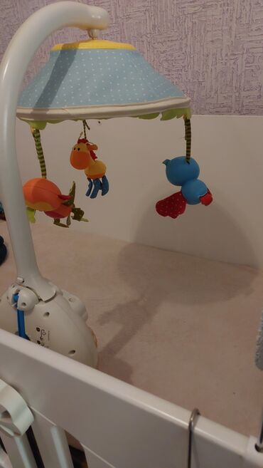 детские интерактивные игрушки furrel friends: Мобиль TinyLove высокого качества, дорогой. 3 яркие игрушки (сова
