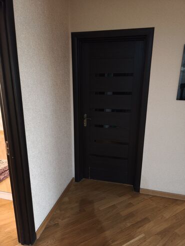 Uzunmüddətli kirayə mənzillər: Geniş və işıqlı mənzil Satilir - Planlama: geniş dəhliz, böyük yataq — 22