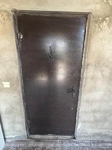 Metall giriş qapısı - Material: qalın metal korpus, ön tərəfi tünd