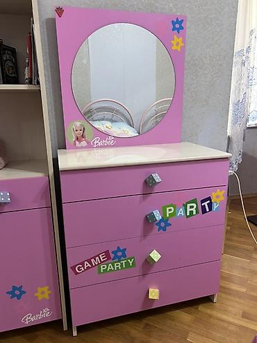 ucuz kamot: Uşaq otağı üçün Barbie temalı tualet masası və komod dəsti - Rəng — 1