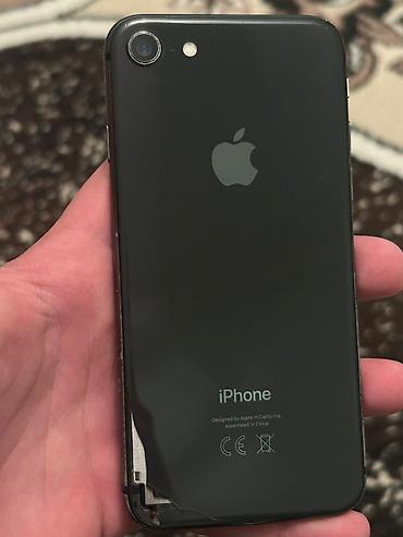 Apple iPhone: IPhone 8, 64 GB, Qara, Simsiz şarj, Qırıq, Barmaq izi — 1