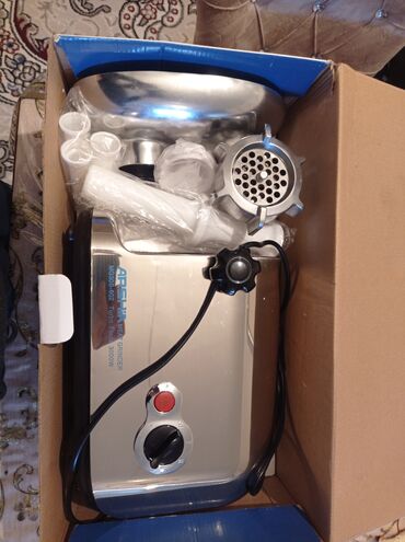 Ət çəkən maşınlar: Ət çəkən maşın Arshia, Revers ilə, Yeni — 8