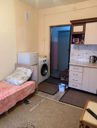 срочно продаётся 1 комнатная квартира в районе ошского рынка по улице молодая гвардия: 1 комната, 14 м², Общежитие и гостиничного типа, 3 этаж
