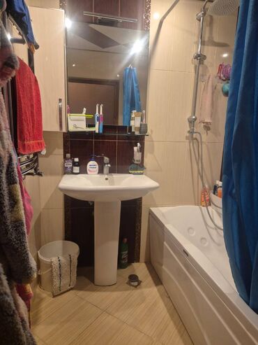 Uzunmüddətli kirayə mənzillər: Biləcəri qəsəbəsi,R.İsmayılov küçəsi,Köhnə notariusun binasında,5 — 13