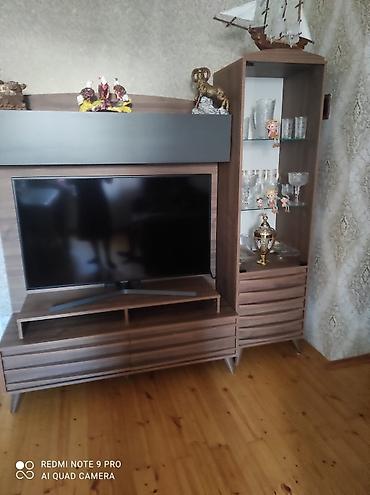 tv stendlər: TV stendi və vitrinli modul dəsti - Material: ağac fakturalı — 1