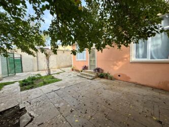 Həyət evləri və villaların satışı: 8-ci kilometr 4 otaqlı, 100 kv. m, Kredit var, Orta təmir — 6