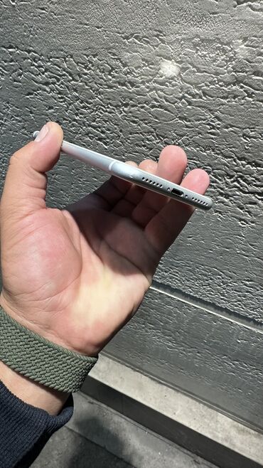 поко f5 про цена бишкек: IPhone 8, Черный