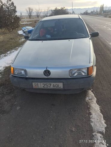 Volkswagen: Volkswagen Passat: 1990 г., 2 л, Автомат, Бензин, Седан