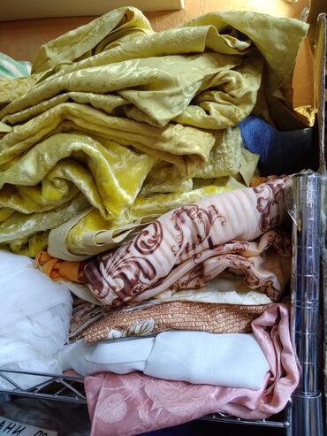 Подушки: Подушки по 300 сом покрывала по 400 сом одеяла ватные и перовые по at lalafo.kg — 5 Подушки: Подушки по 300 сом покрывала по 400 сом одеяла ватные и перовые по — 5