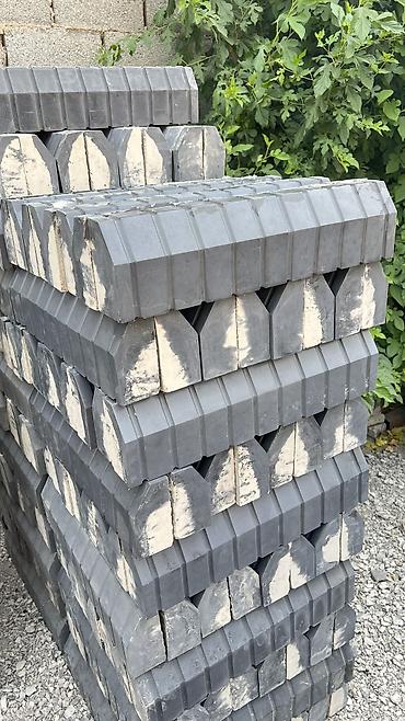 Дорожные бордюры: Бордюр, лотки, брусчатка Предлагаются бетонные изделия для — 1