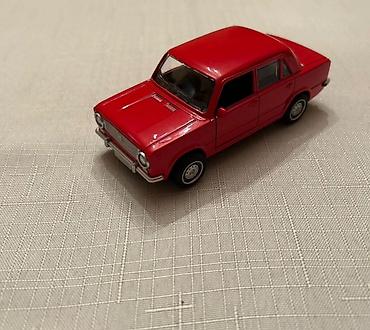 Kolleksiya üçün metal model avtomobil - Klassik sedan dizaynlı lalafo.az -da Kolleksiya üçün metal model avtomobil - Klassik sedan dizaynlı