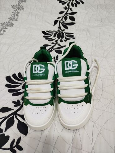 Krasofkalar və idman ayaqqabıları: Dolce&Gabbana orijinal ayaqqabı satılır.4-5 dəfə geyilib.Orijinal -da lalafo.az — 3 Krasofkalar və idman ayaqqabıları: Dolce&Gabbana orijinal ayaqqabı satılır.4-5 dəfə geyilib.Orijinal — 3